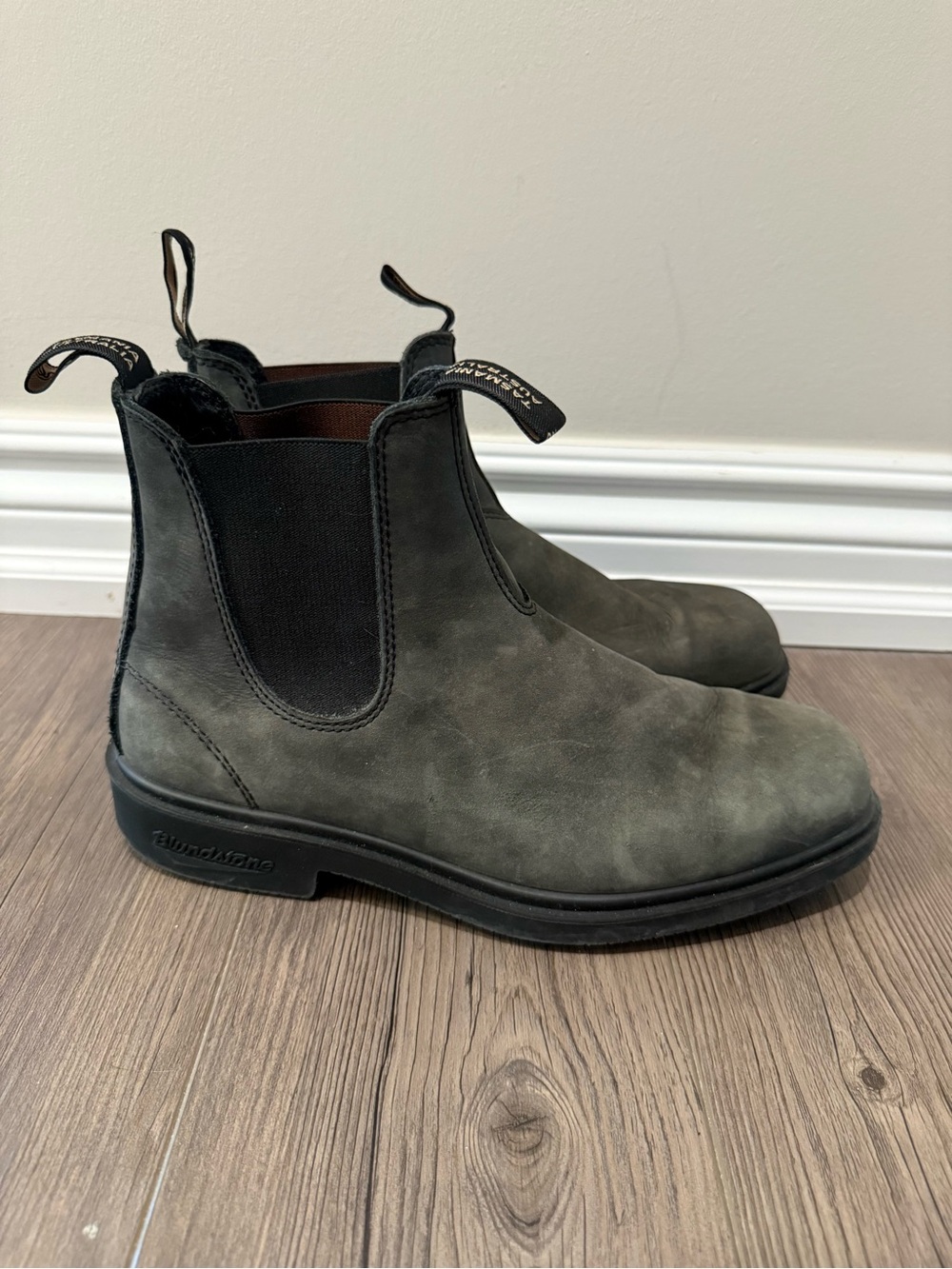 Blundstone Men’s Chelsea Boots Size AU 8.5 US 9.5